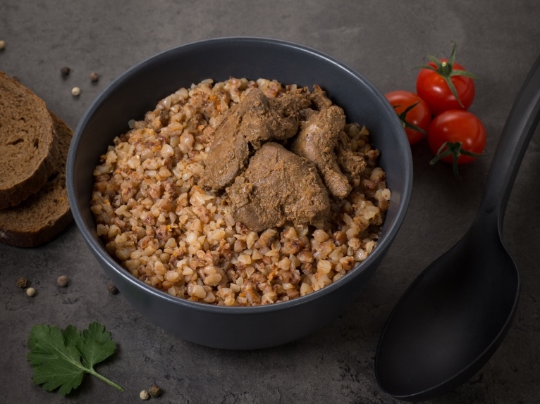 Печень говяжья с гречневой кашей  - передать осужденному в СИЗО, ИК, КП, ЛИУ, Тюрьмы